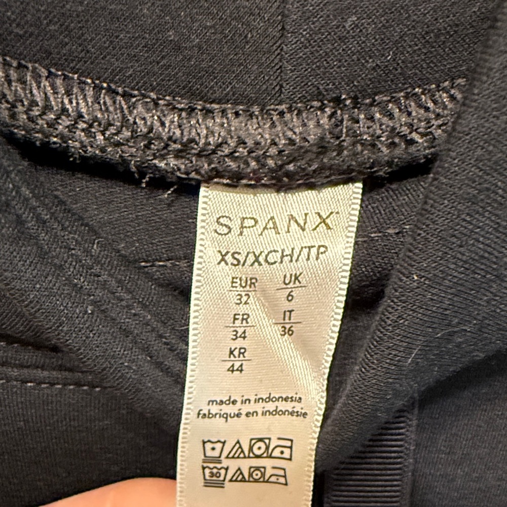 Spanx Airessentials Black Top - image 2